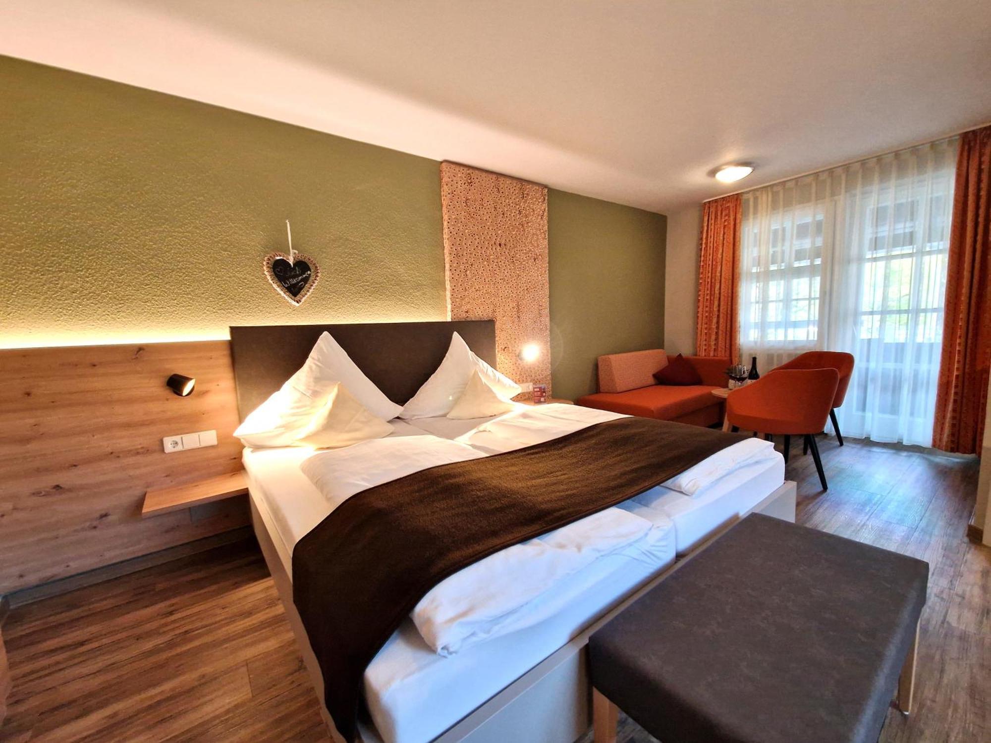Hotel-Gasthaus Goldener Engel Glottertal Buitenkant foto
