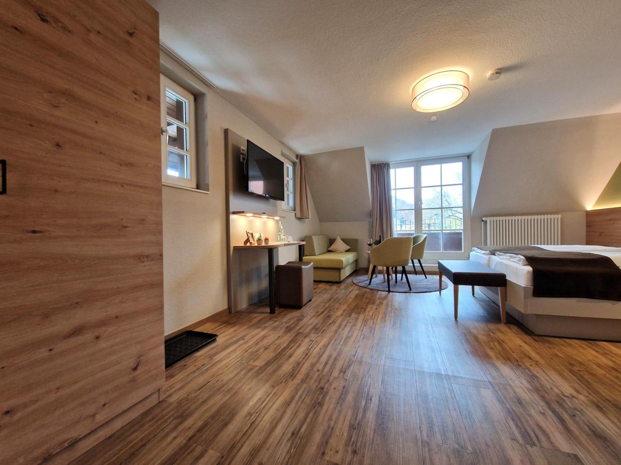Hotel-Gasthaus Goldener Engel Glottertal Buitenkant foto